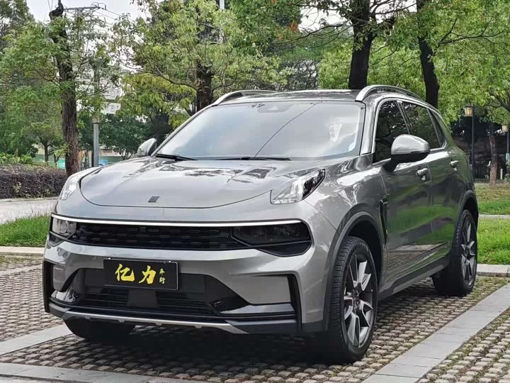 Lynk & Co 01