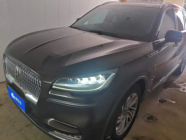Lincoln aviator