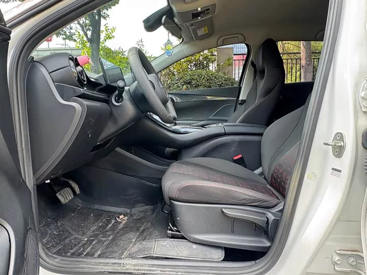 BYD e2