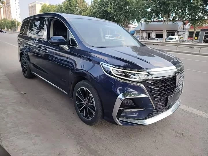 Roewe iMAX8