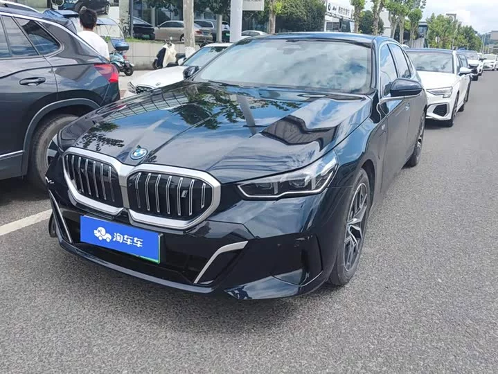 BMW i5