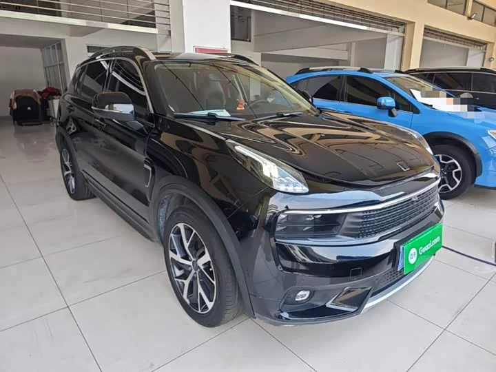 Lynk & Co 01