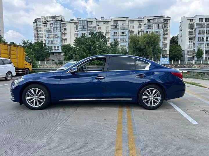 Infiniti Q50L