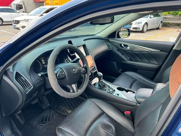 Infiniti Q50L