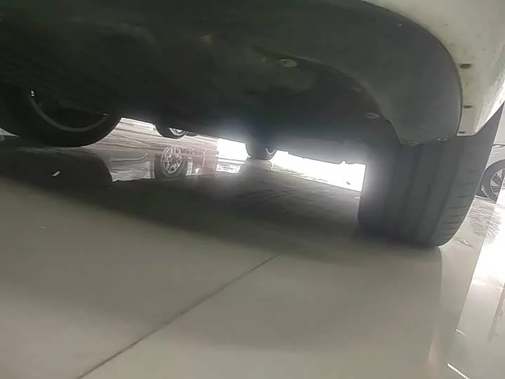 Dongfeng eπ008