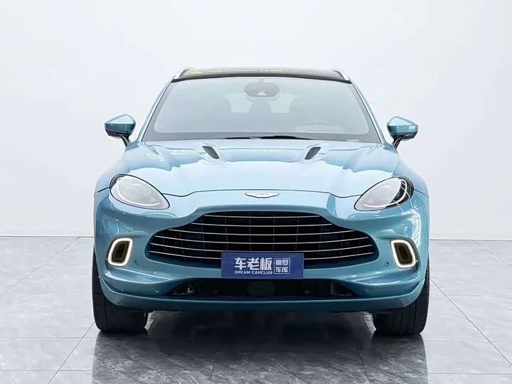 Aston Martin DBX