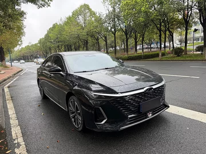 Chery Arrizo 8