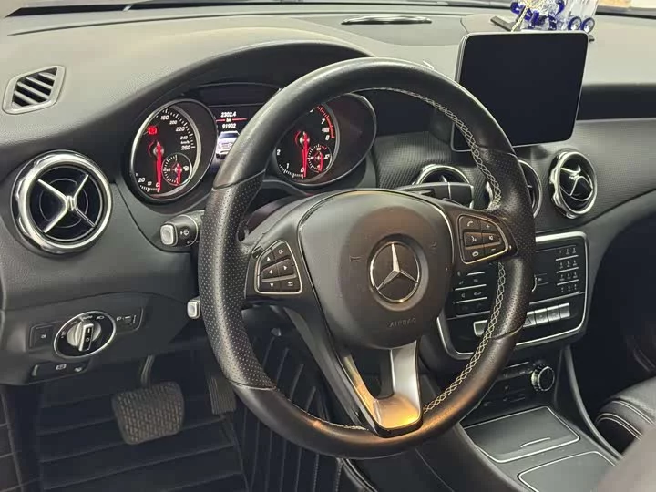 Mercedes-Benz GLA