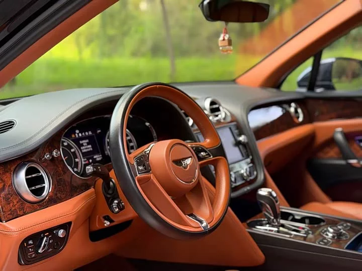 Bentley Bentayga