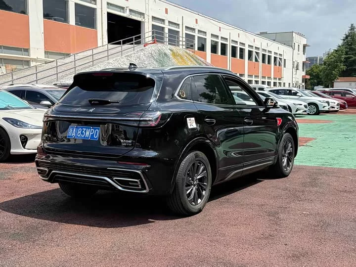 Hongqi HS5