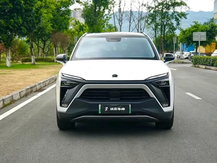 NIO ES8