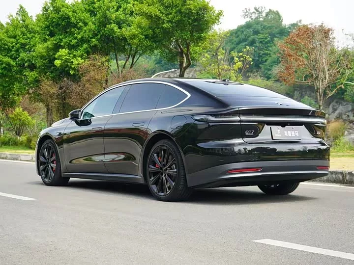 NIO ET7