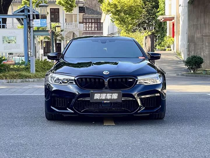 BMW M5