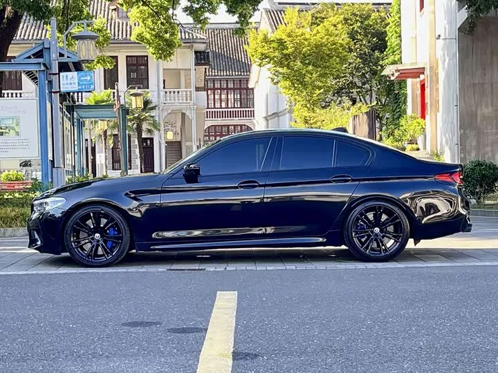 BMW M5