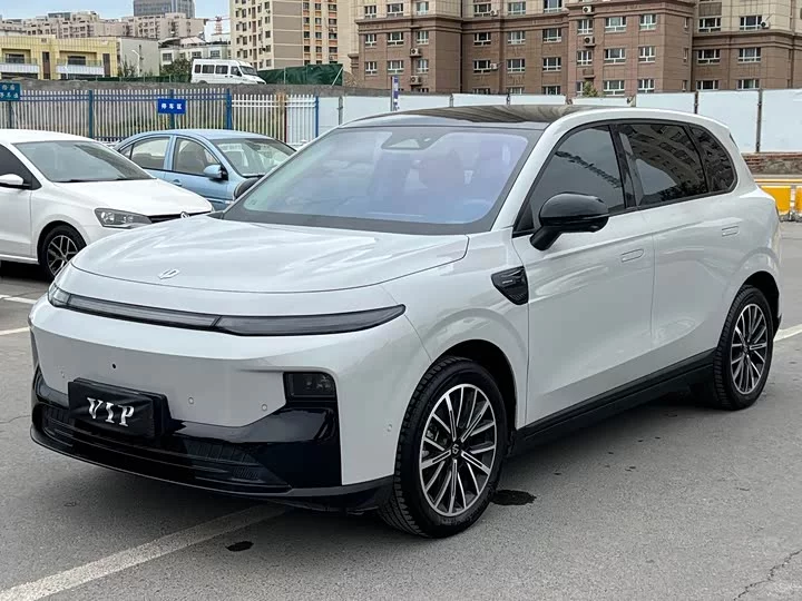 Leapmotor B10