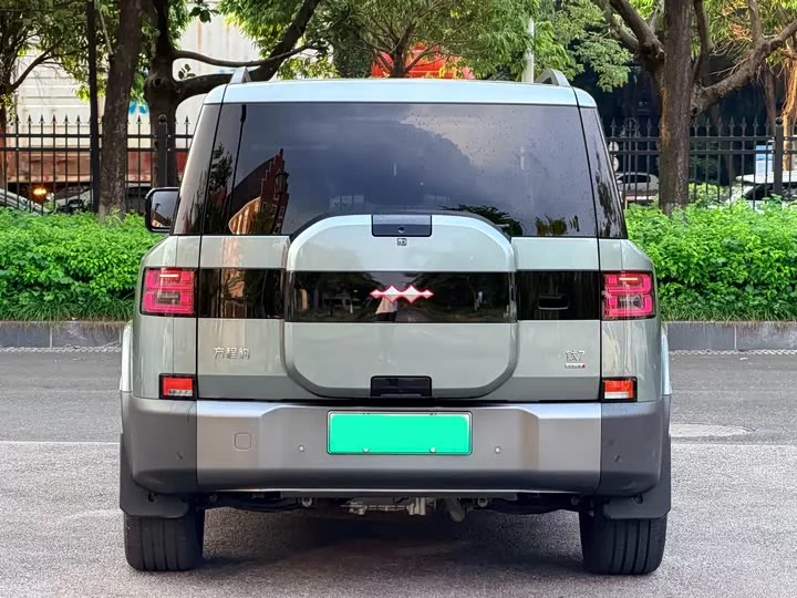 BYD Leopard Titanium 7