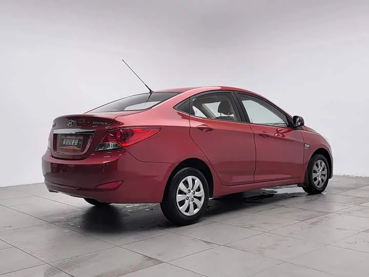 Hyundai Rena