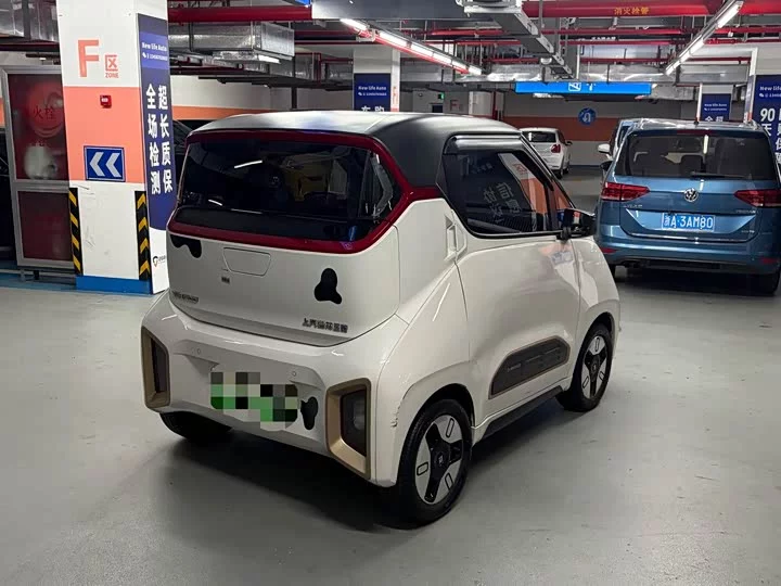 Baojun E200