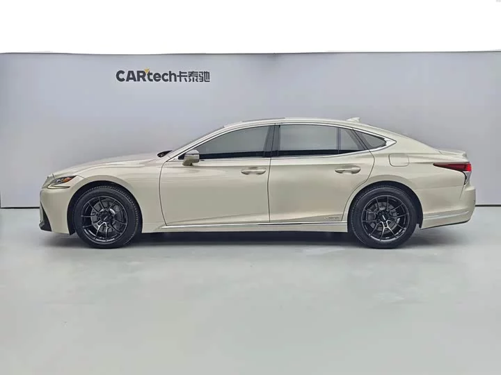 Lexus LS