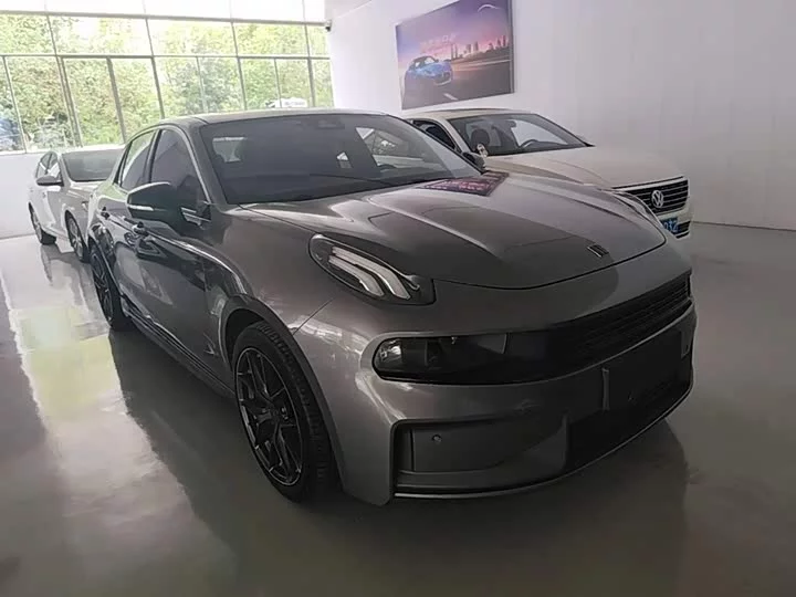 Lynk & Co 03