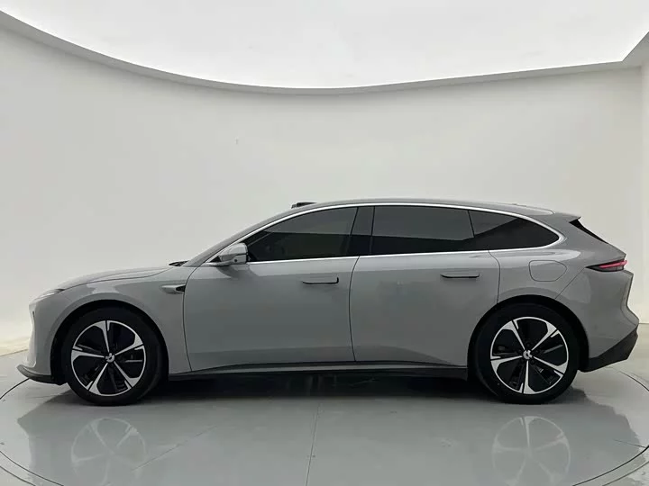 NIO ET5T