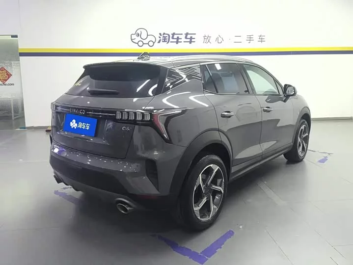 Lynk & Co 06