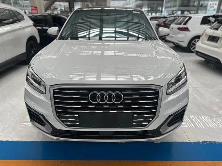 Audi Q2L