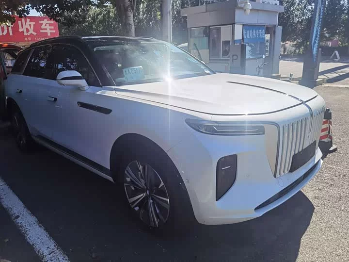 Hongqi E-HS9