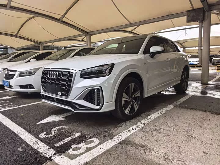 Audi Q2L