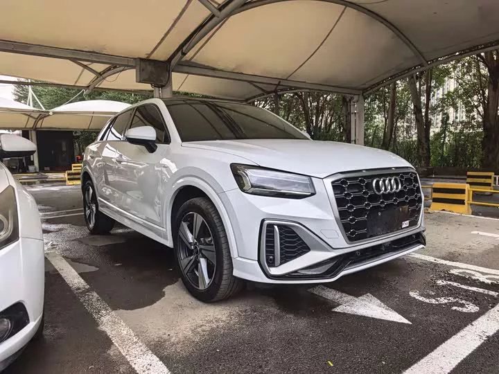 Audi Q2L