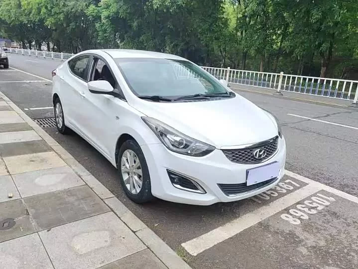 Hyundai Elantra
