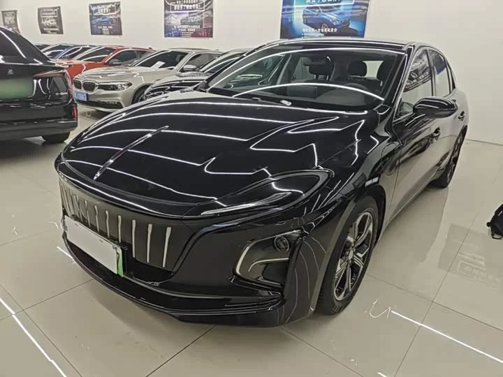 Hongqi E-QM5