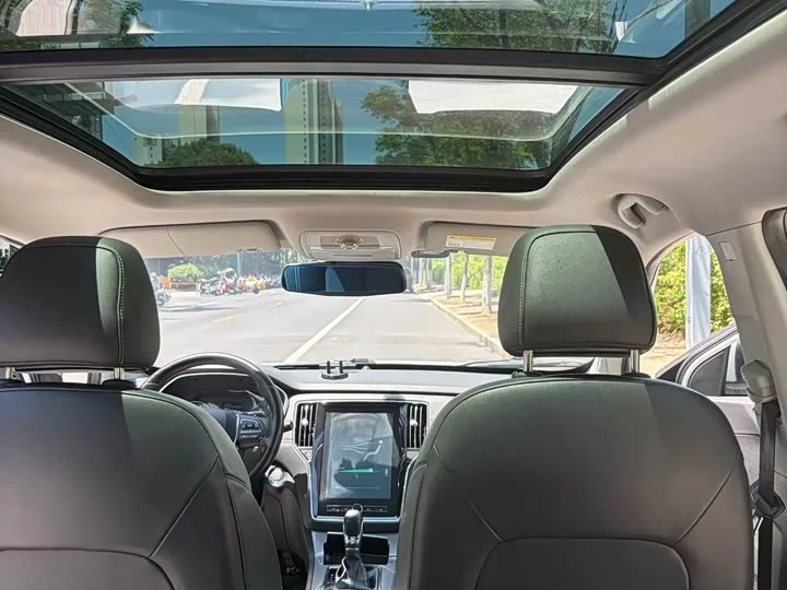 Roewe RX5
