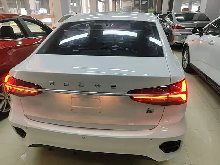 Roewe i5