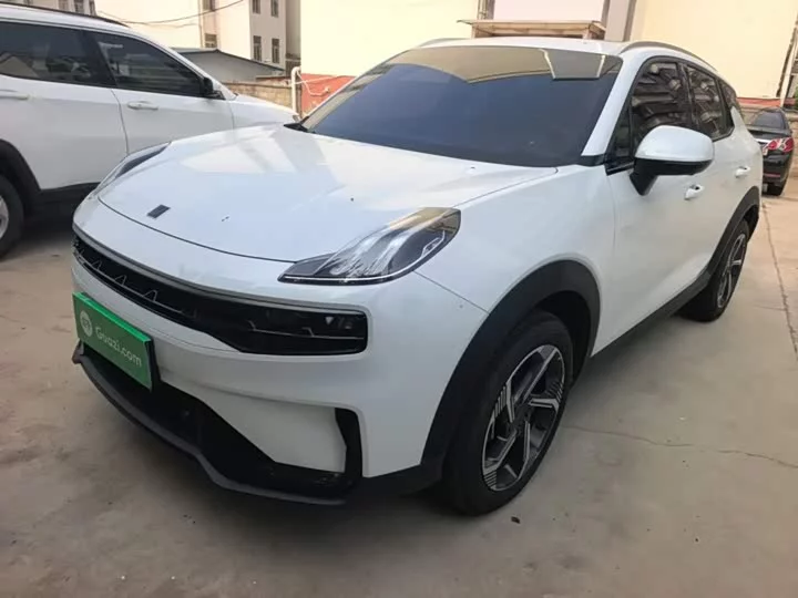 Lynk & Co 06