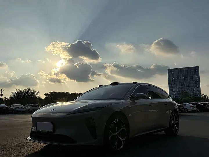 NIO ET5T