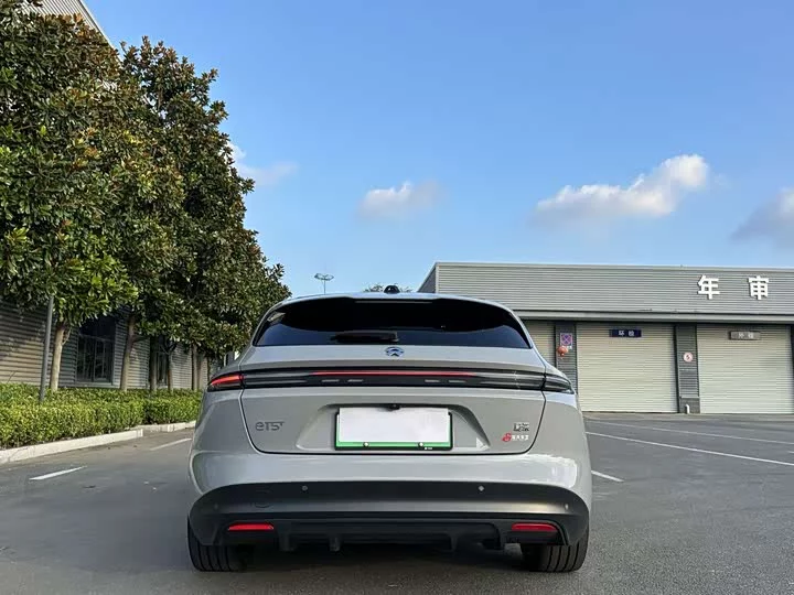 NIO ET5T