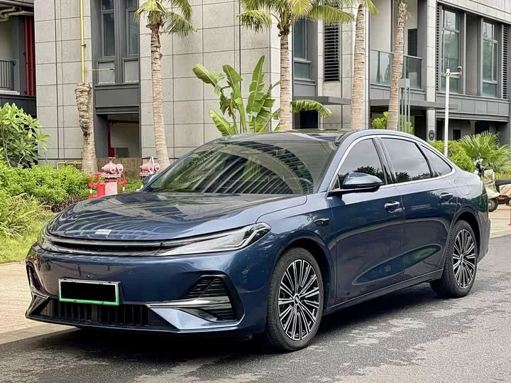Geely Galaxy A7 EM