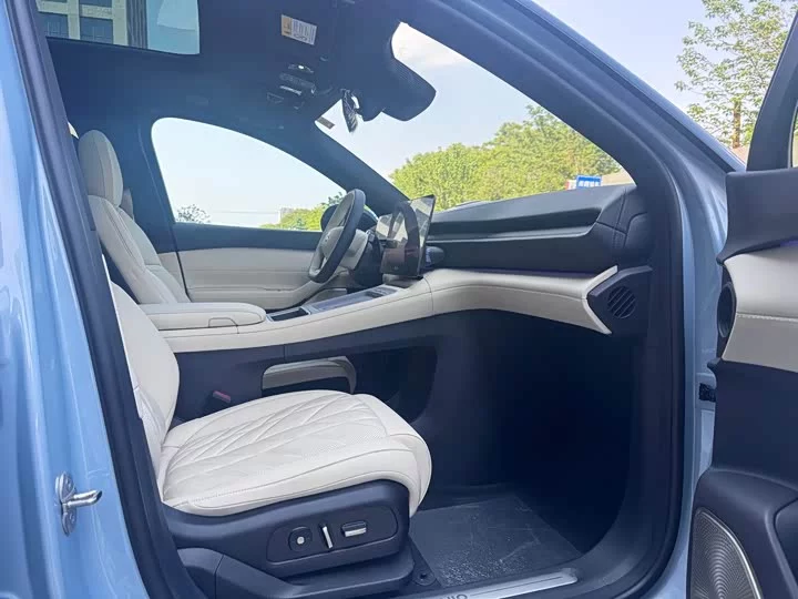 NIO ES6
