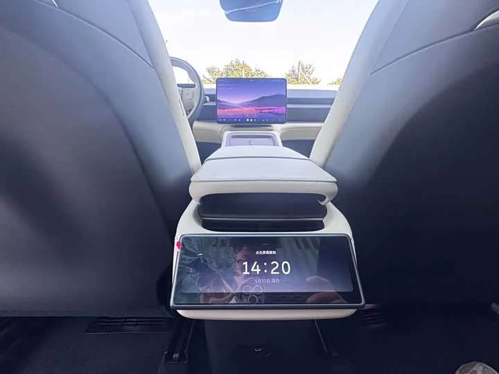 NIO ES6