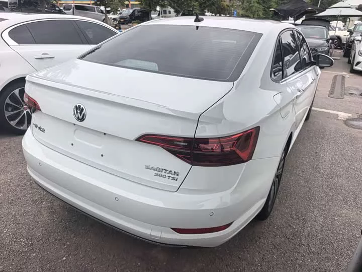 Volkswagen Sagitar