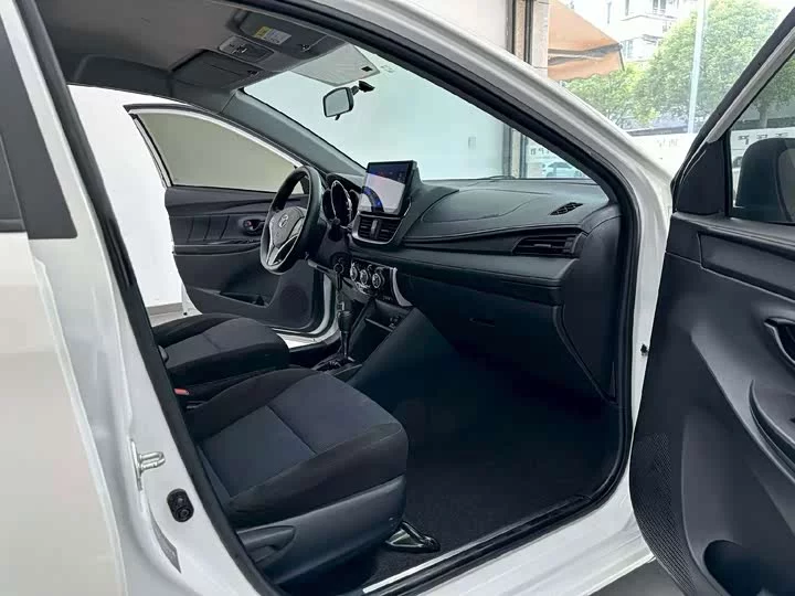 Toyota YARiS L Enjoy