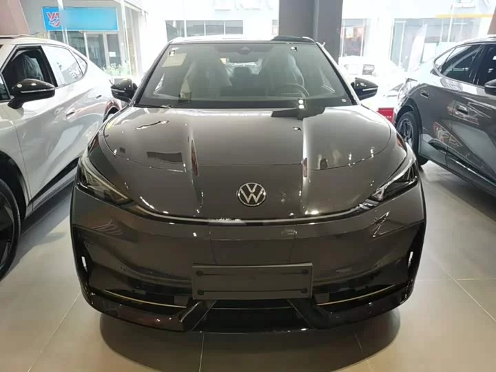 Volkswagen With the crowd06