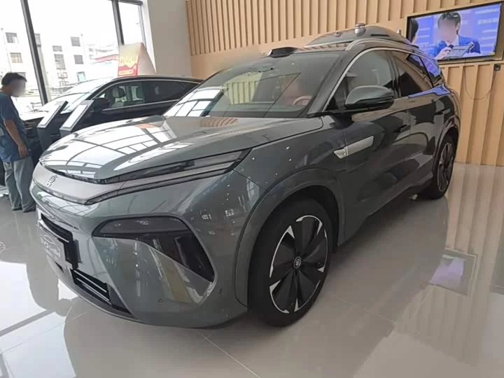 BYD Tang L