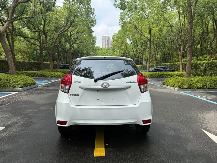 Toyota Yaris L