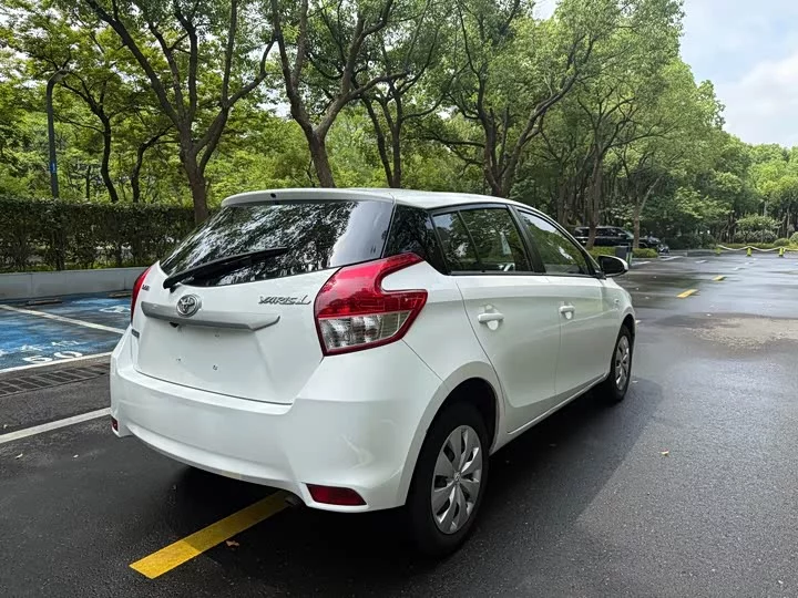 Toyota Yaris L