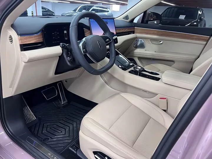 AITO Question Wenjie M5