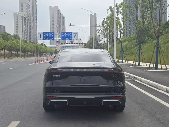 Geely Galaxy L6