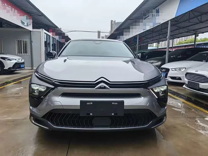 Citroën Versailles C5 X