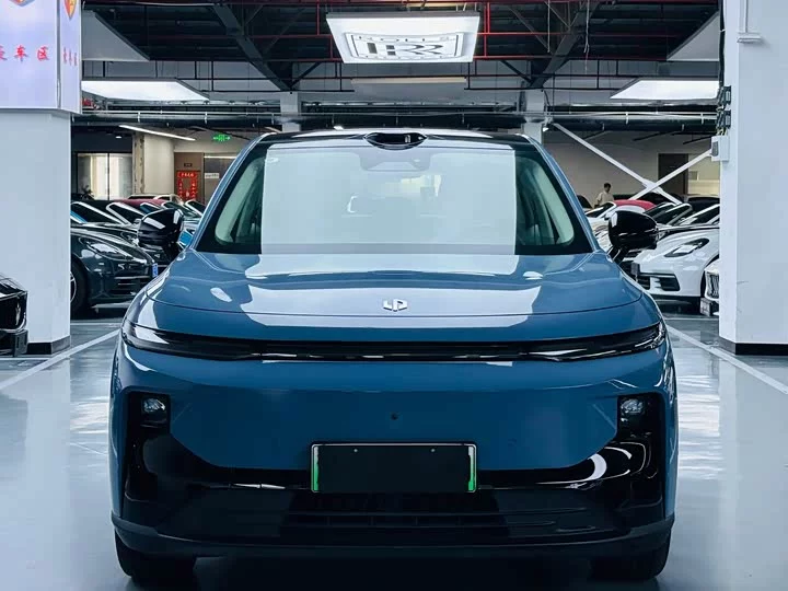 Leapmotor B10